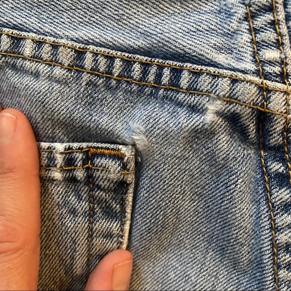 Levi 501 cut off shorts - Picture 5 of 7